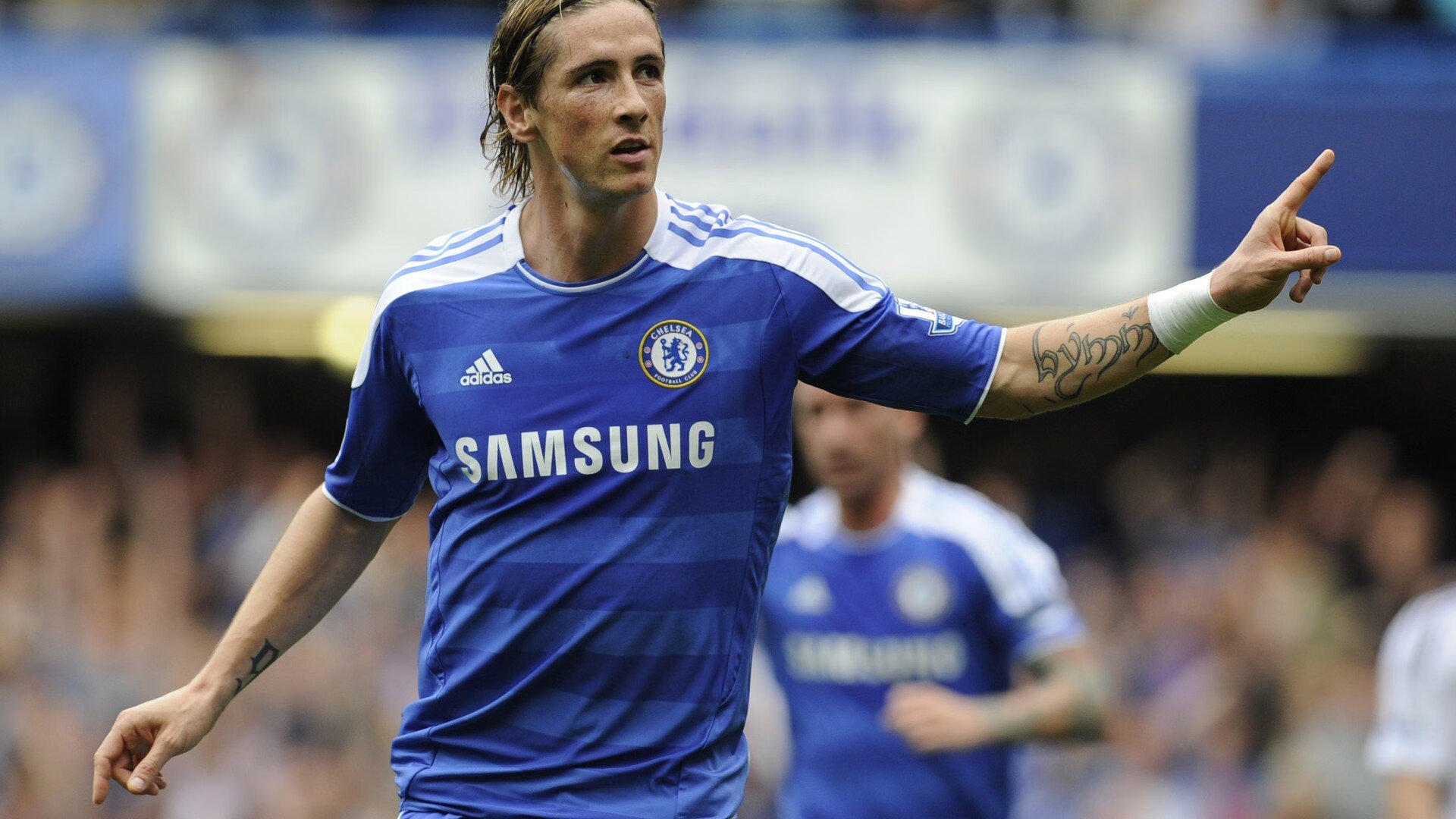 拉什福德德甲模式启动,当拜仁的节奏掌控,遇上勒沃库森的钢铁洪流