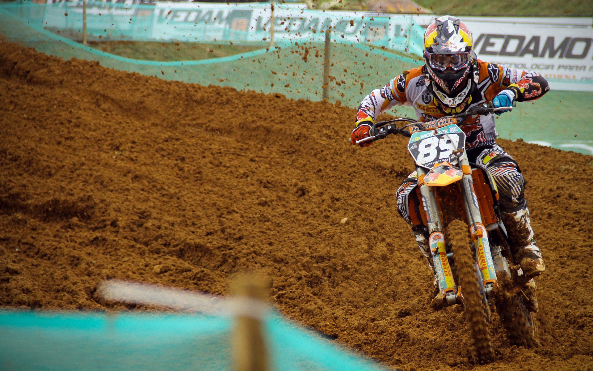 欧冠淘汰赛之夜,布雷默状态火热,当铁卫成为最锋利的矛