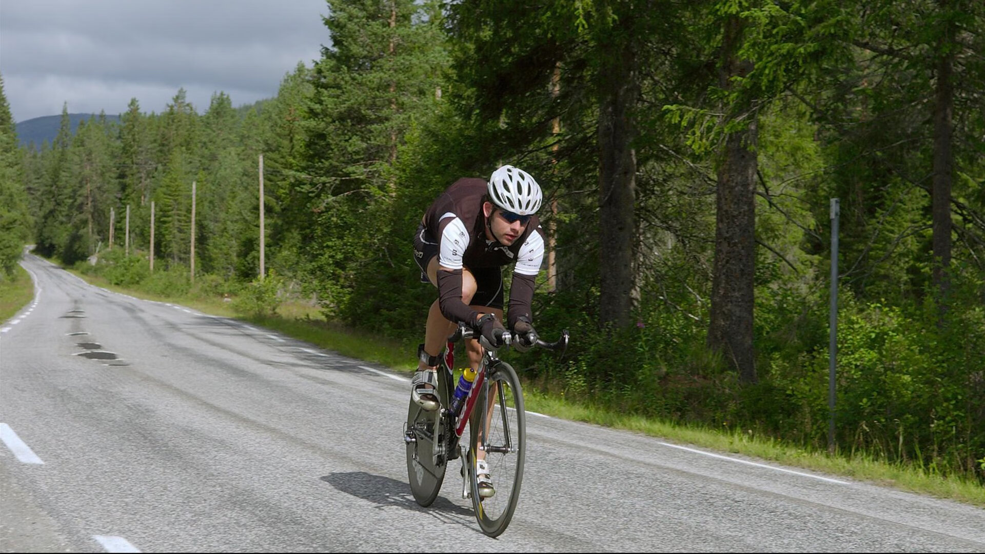 冰岛一波带走中国,奥斯梅恩完成里程碑,当足球成为世界语